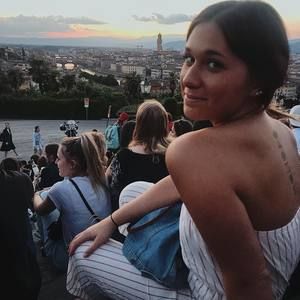 Meet your Posher, Liv